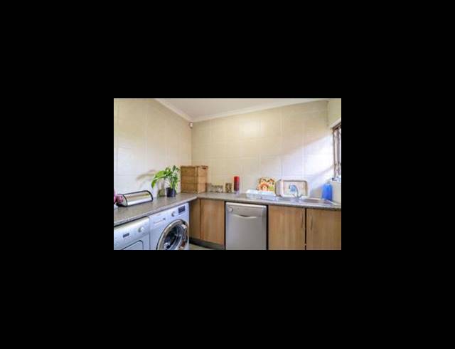 3 BEDROOM TOWNHOUSE FOR SALE IN NEW REDRUTH